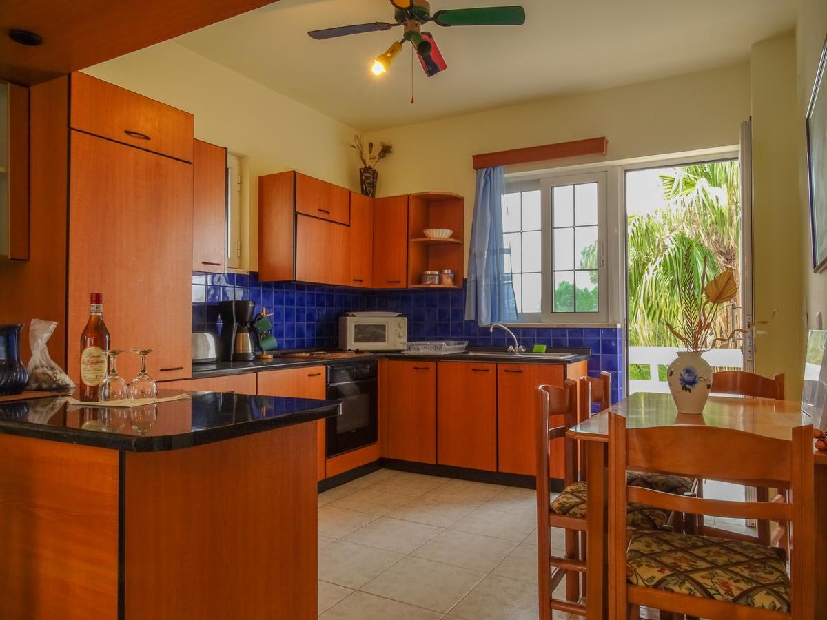 Colonial Family Apartment #3 法里拉基 外观 照片