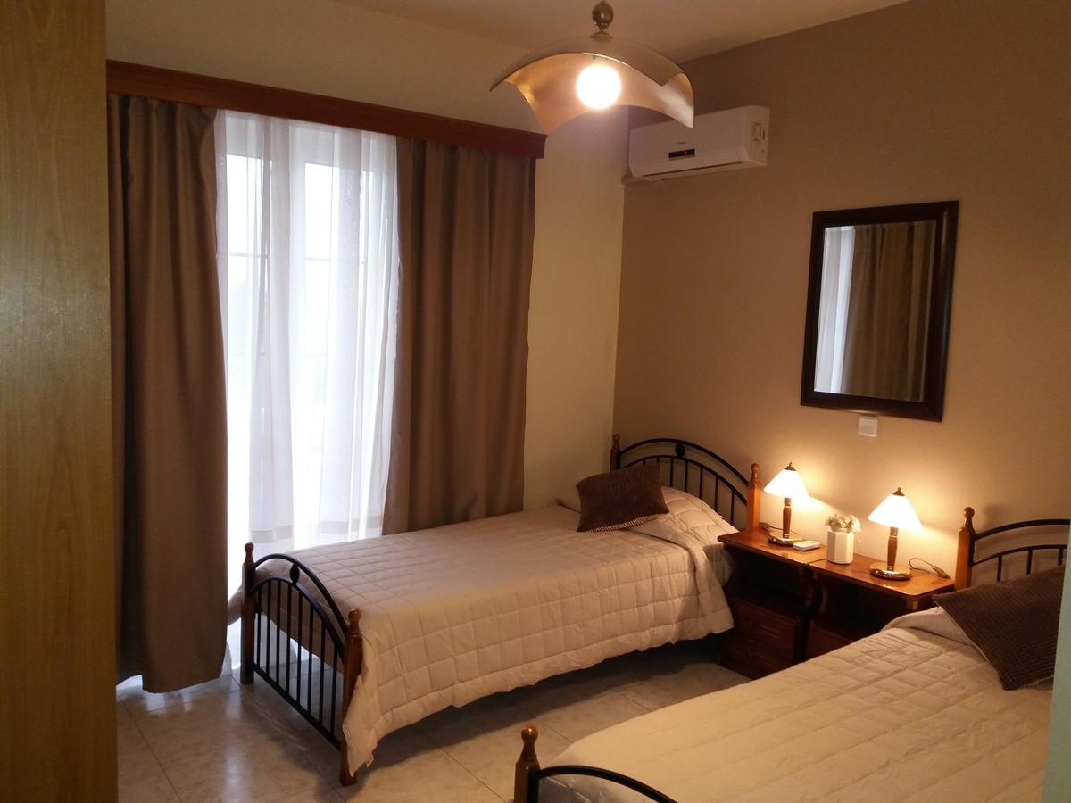 Colonial Family Apartment #3 法里拉基 外观 照片